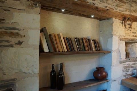 Top Airbnb: Charming 15th century outbuilding in Angers