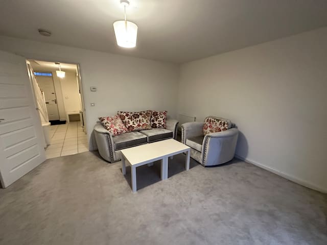3bed FullyFurnished Near Airport