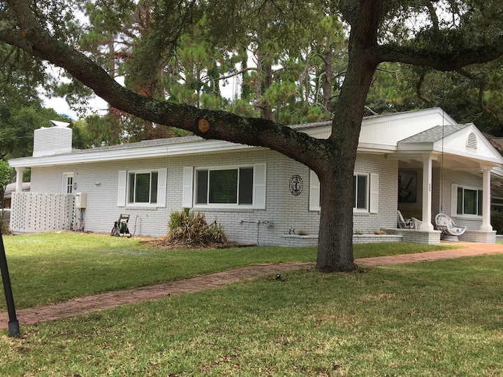 Anchored Blessings Jekyll Island, Houses for Rent in Jekyll
