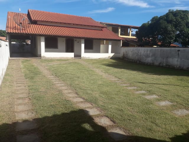 Entire home with 2 bedrooms in Saquarema - Maison de plage-casa de praia a Jaconé