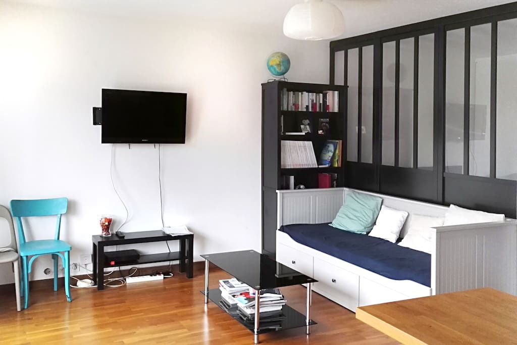 ... remplacé par un lit, plus large, plus spatieu et plus confortable