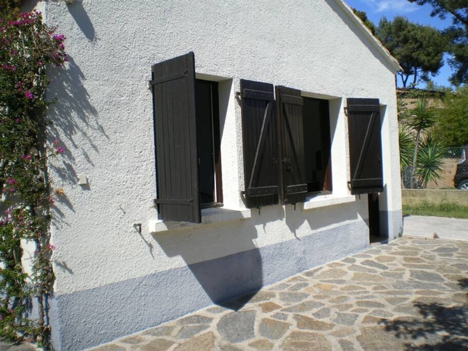 FACADE