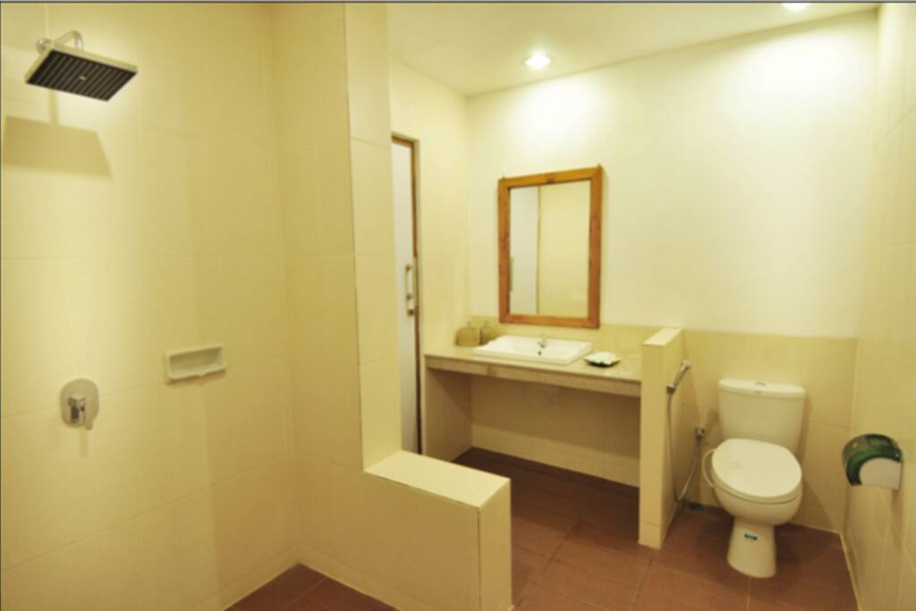 Suite Bathroom