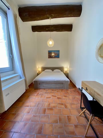 Nicolas Et Mirka managed Airbnb listing 2