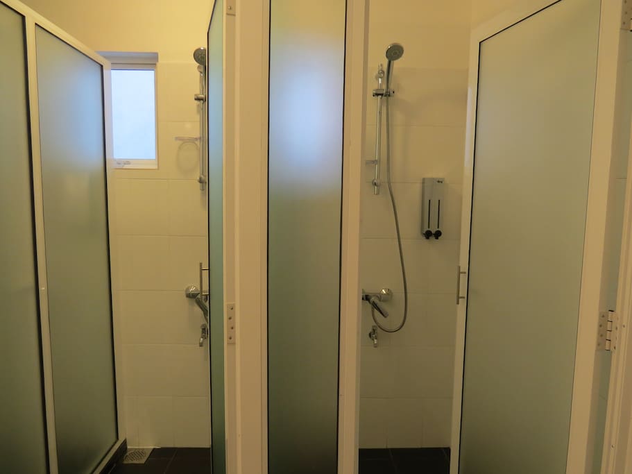 "Shared washroom - showers