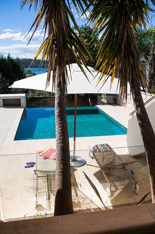 BALMORAL BEACH-Panoramic Harbour Views, Pool, Spas gallery image 5