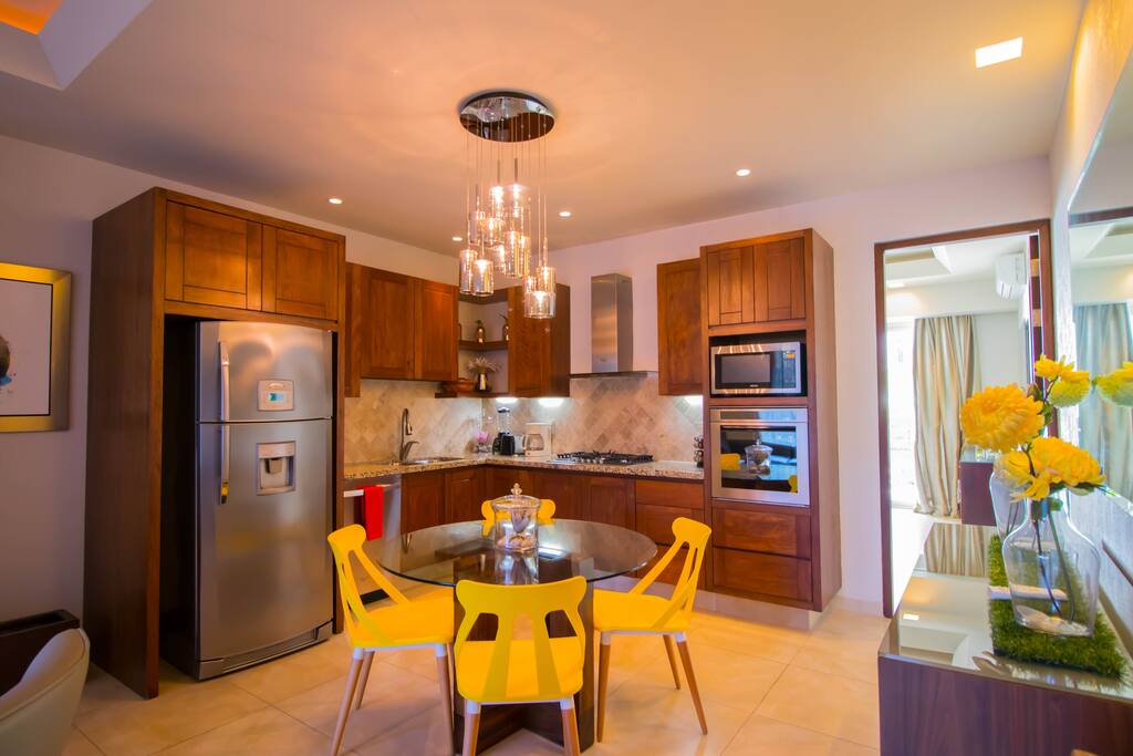 V177 201 Dining room