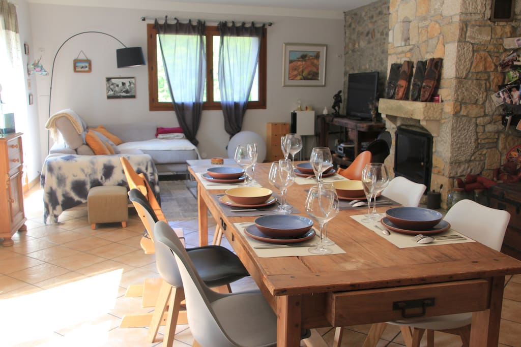 Séjour/salon vue de la cuisine : 55 m2 environ
