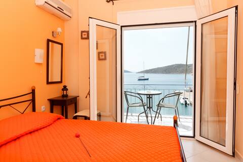 Seaside Apartment.2