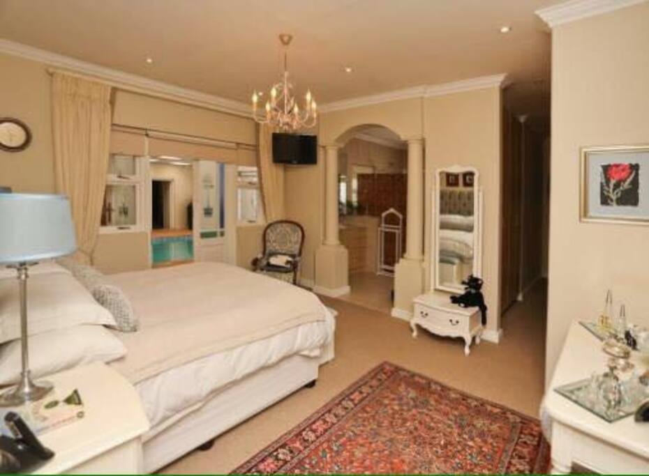Main bedroom with ensuite