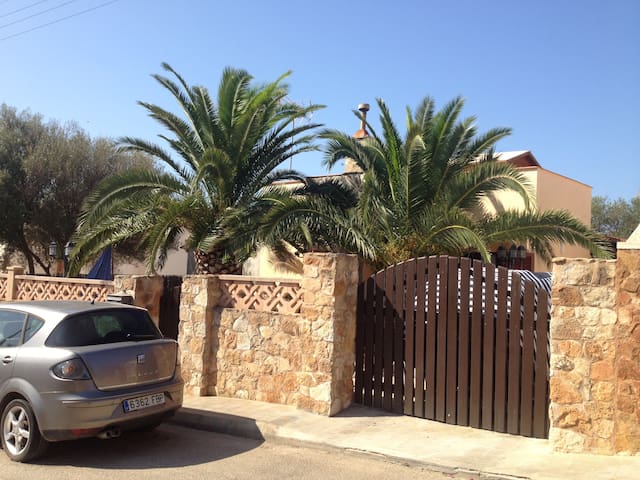 chalet a 500 metros de la playa