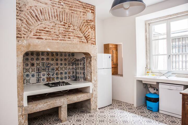 Alfama Chic 3 gallery image 5