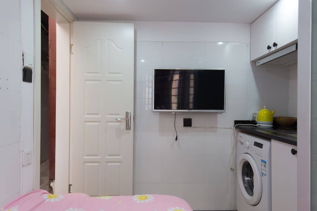 individual room with all the facilities.独立房间麻雀虽小五脏俱全。