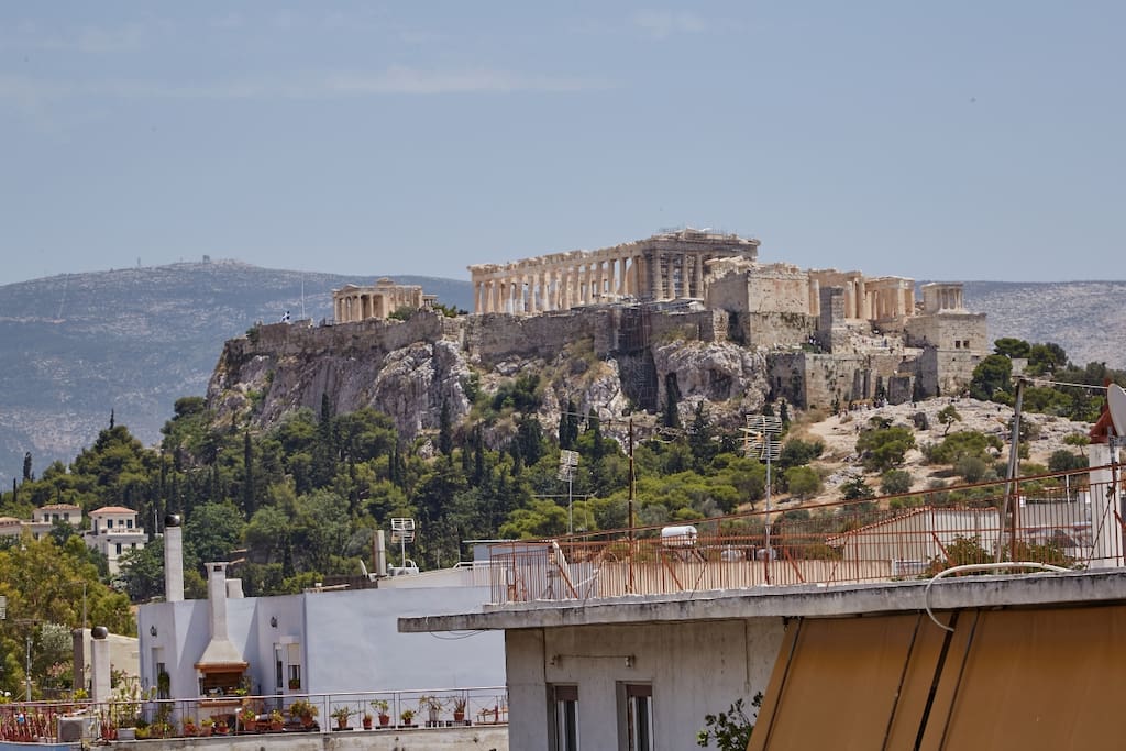 ΘΕΑ ΑΠΟ ΤΑΡΑΤΣΑ