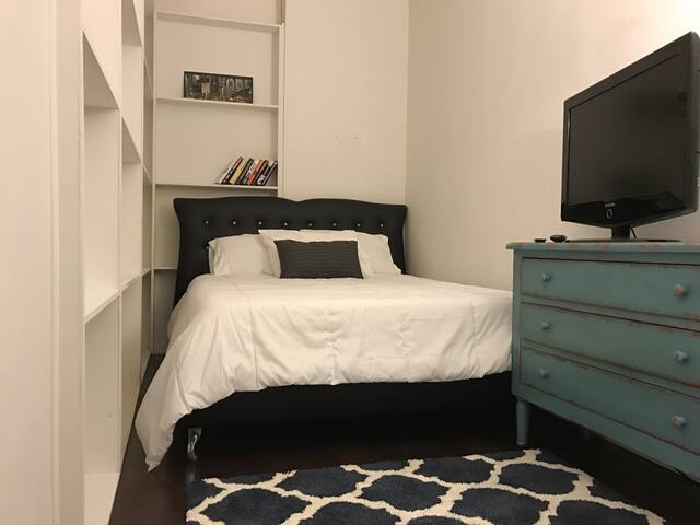Luxury Building - Private Room