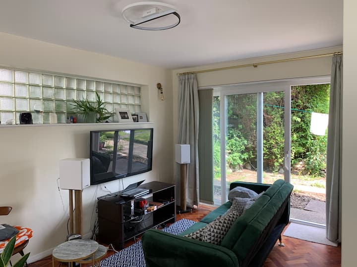 Quiet And Sunny Bedroom In Leafy Bassett. - Southampton, UK