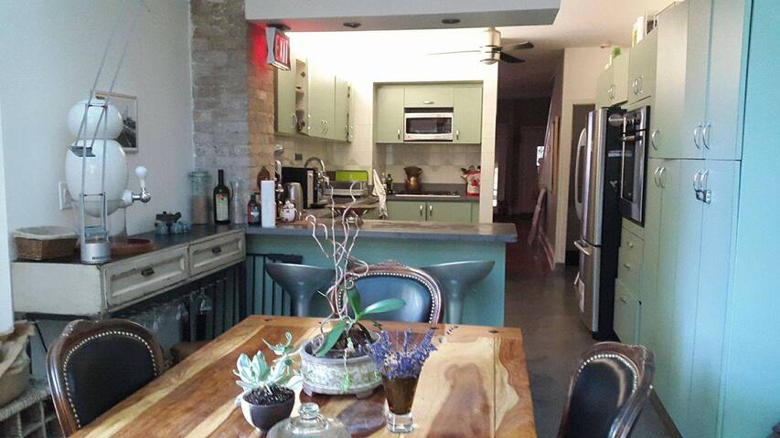 Country in the City! Near nature and also downtown gallery image 2