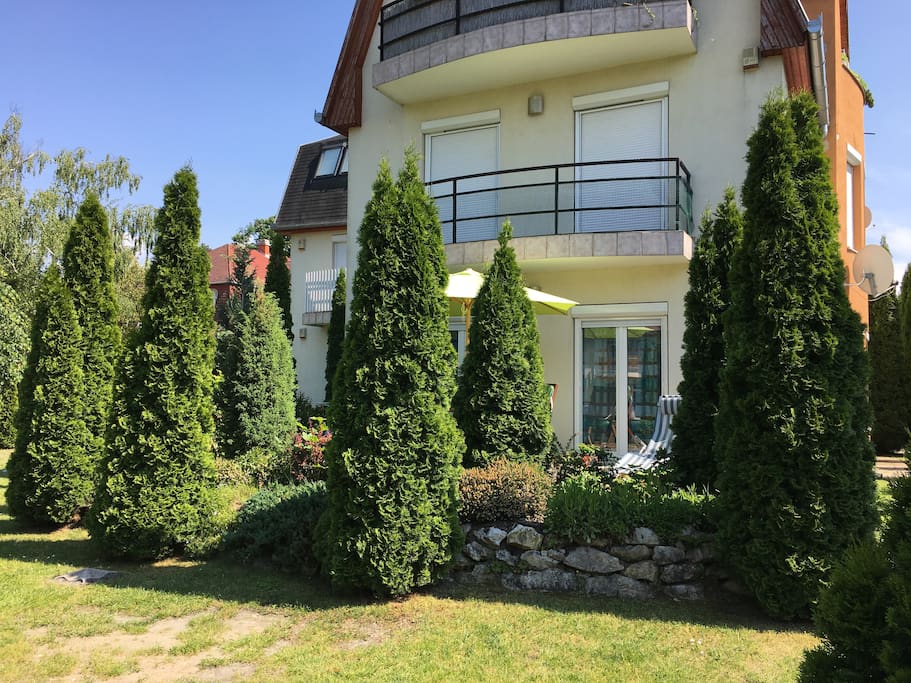 Terrace with rockery