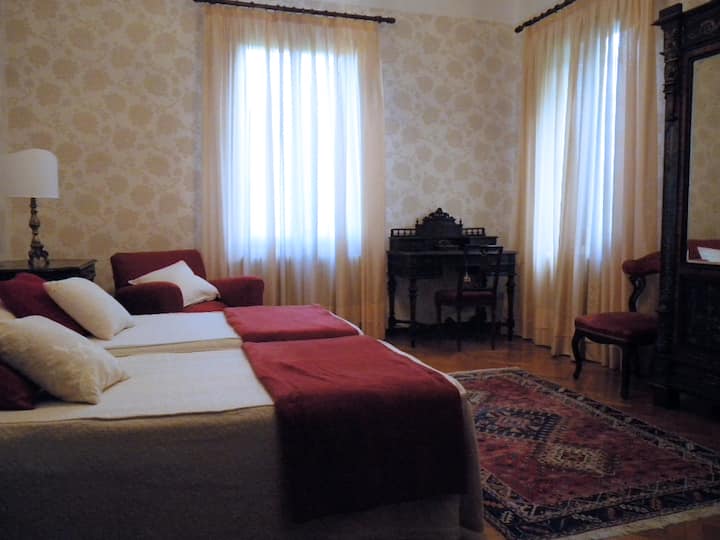 Drittes Doppelzimmer mit Einzelbetten