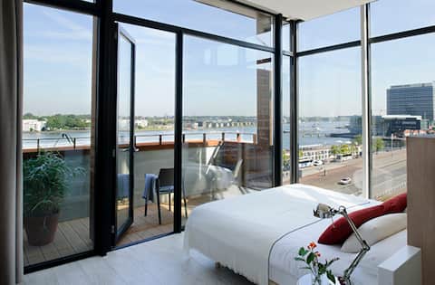 Central, Exclusive Penthouse with River View