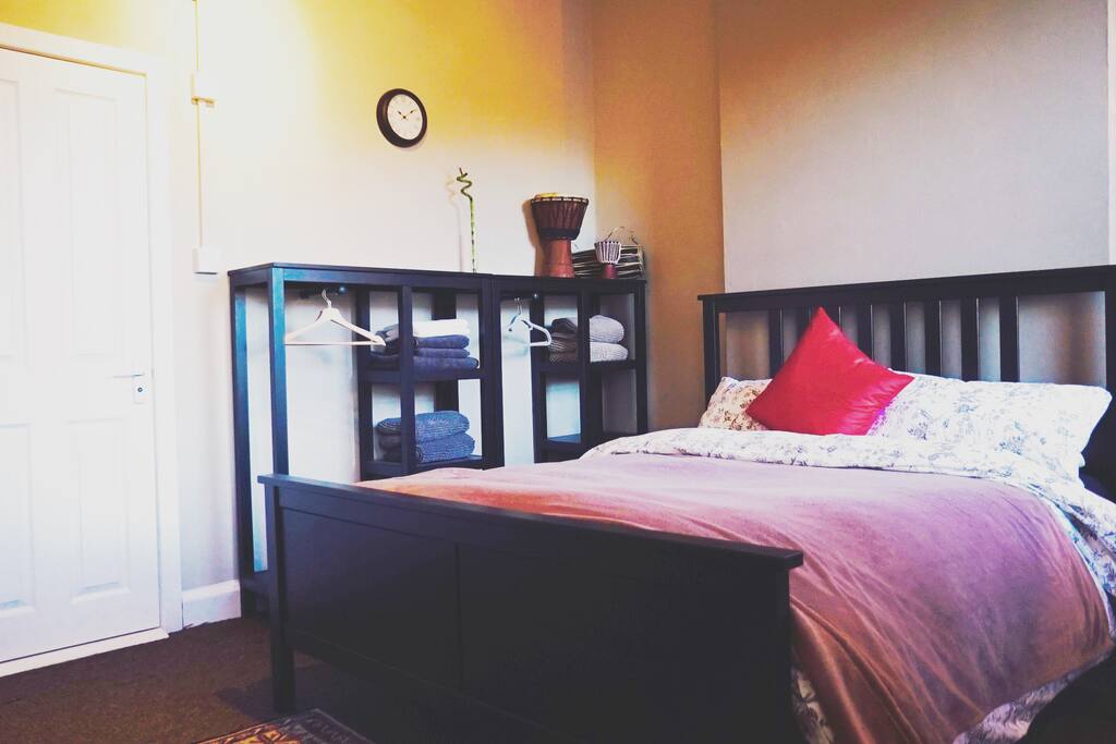 Kingsize Bed