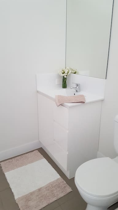 Clean, modern bathroom