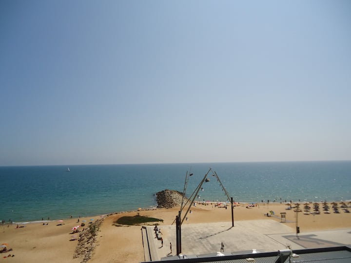 Terrace & Sea View Apartment