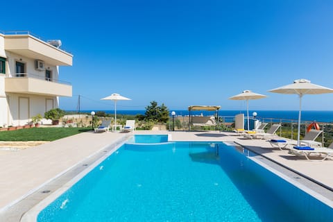 Diamantis Villa, Serene Oasis with SeaViews