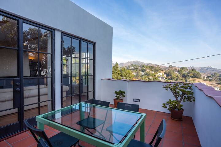 Sweeping Views, Hollywood Hills to Downtown! gallery image 5
