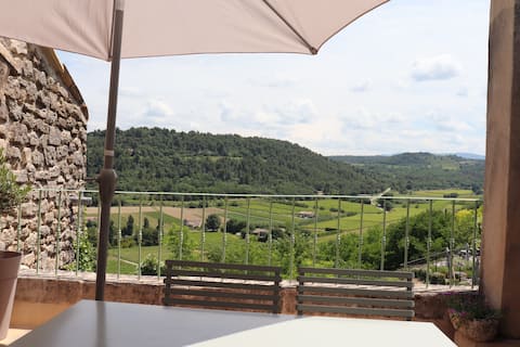 Popular Airbnb listing: House in ♥️ the village with a great view in Ménerbes