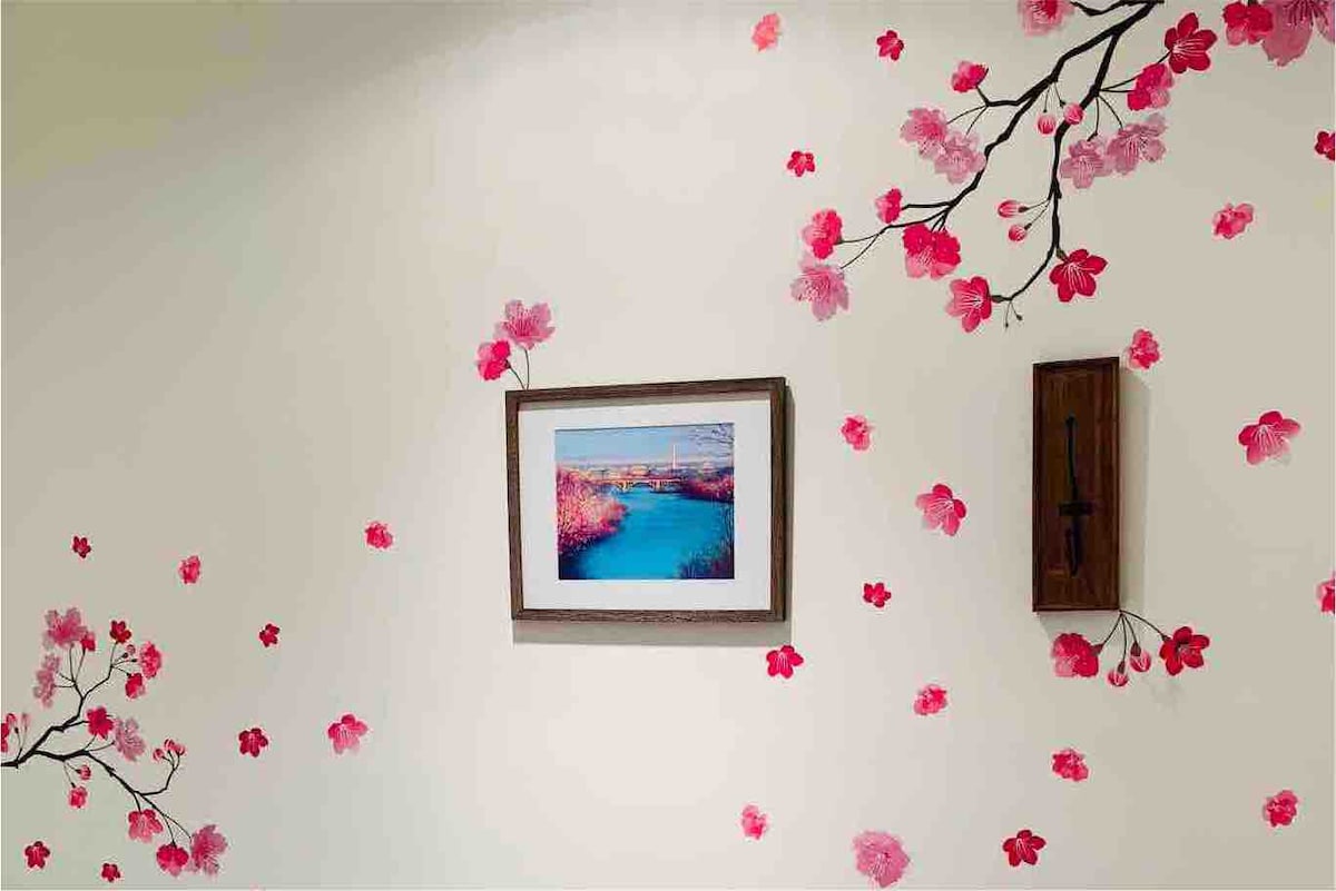 Декор „Стая с цъфнали череши “!