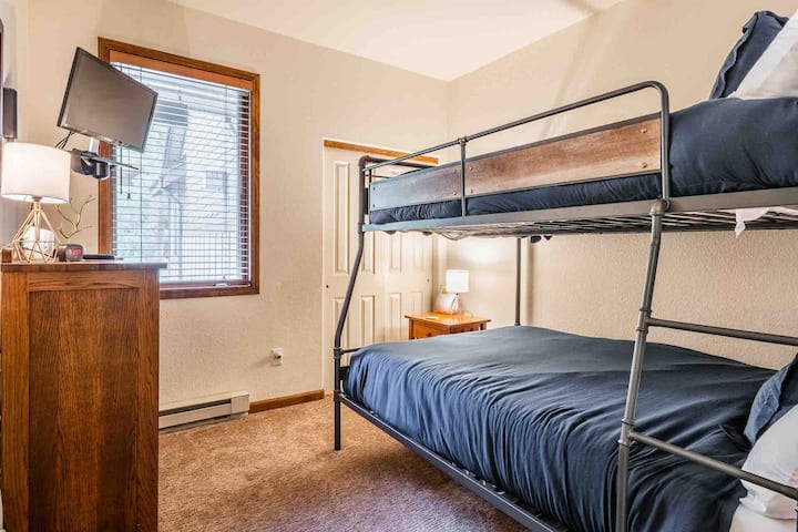 2nd bedroom. Full over queen bunk beds. AppleTV connected to TV