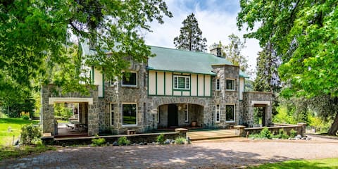 Historic Stone Oak Manor