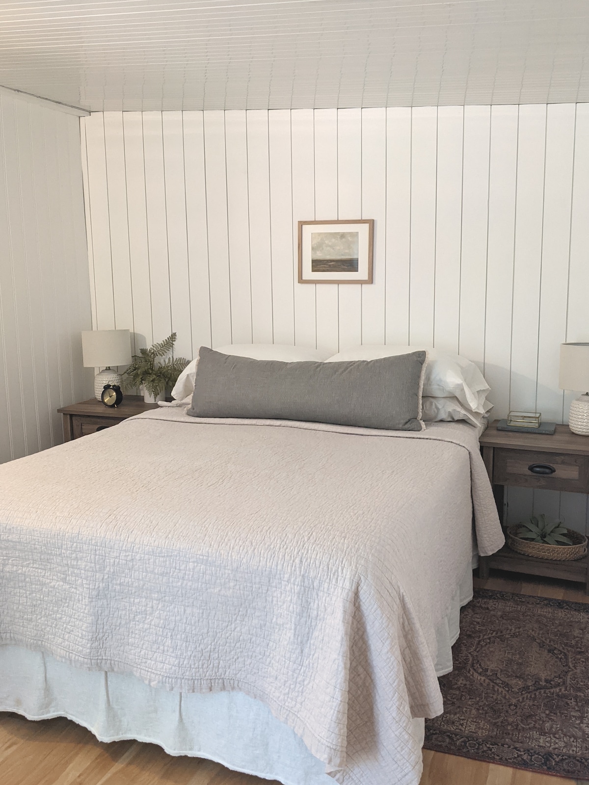 ห้องนอน 2 พร้อมเตียงควีนไซส์