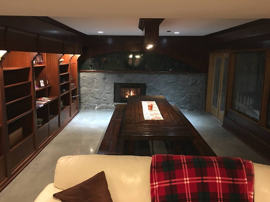 Dining area can seat 12+