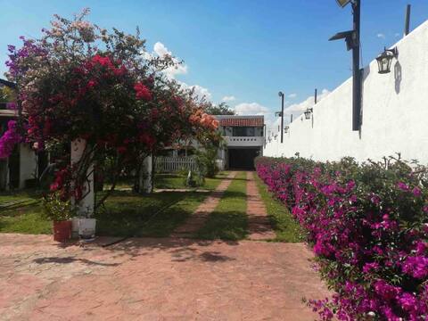 House in oaxaca de juarez 10 min from downtown.