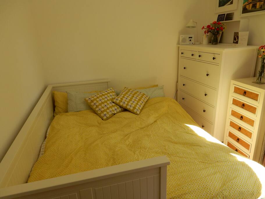 Day bed set as a double
