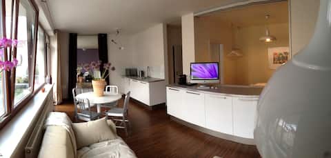 Successful Airbnb property: LAVENDER AND CREME DESIGN STUDIO in Praha 7