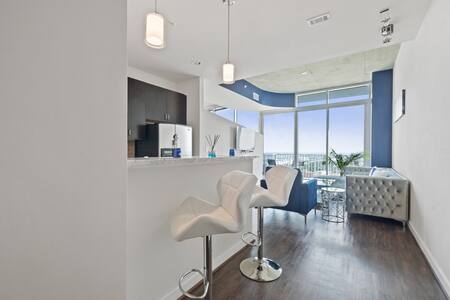 TopazCondo/SPECTACULAR View! Med, Dwntwn, NRG