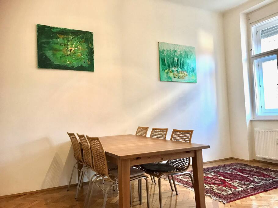Licht und Kunst im Wohnzimmer