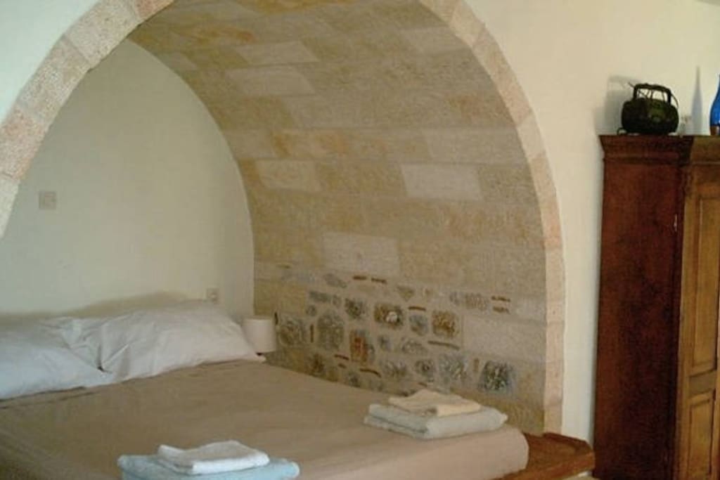 The alcove and its double bed