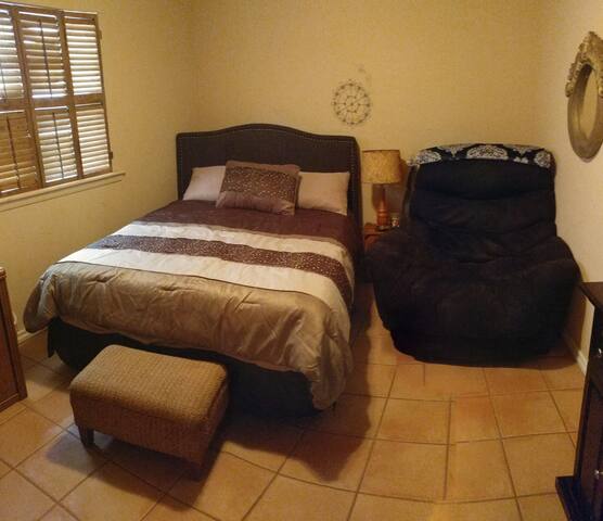 Master Suite Private Bath Microwave Fridge Keurig