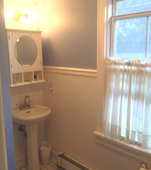 2nd Floor Bathroom