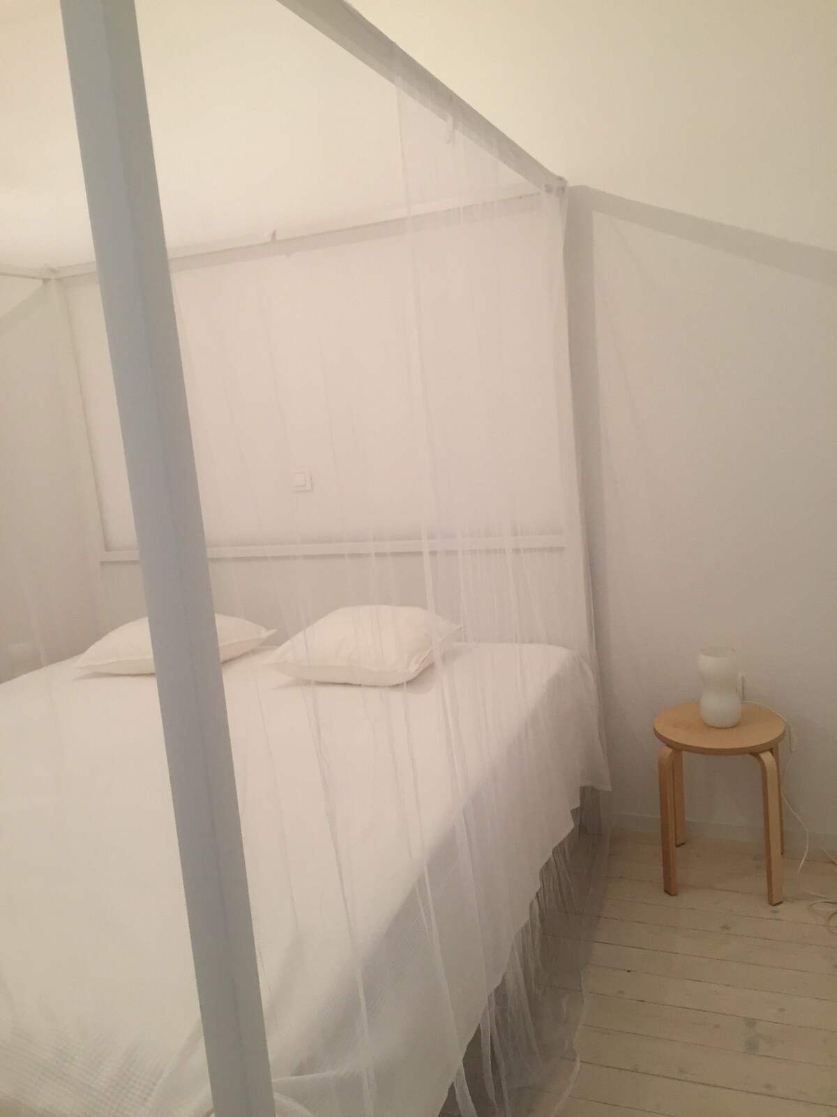 dhomë gjumi e vogël për 2 persona