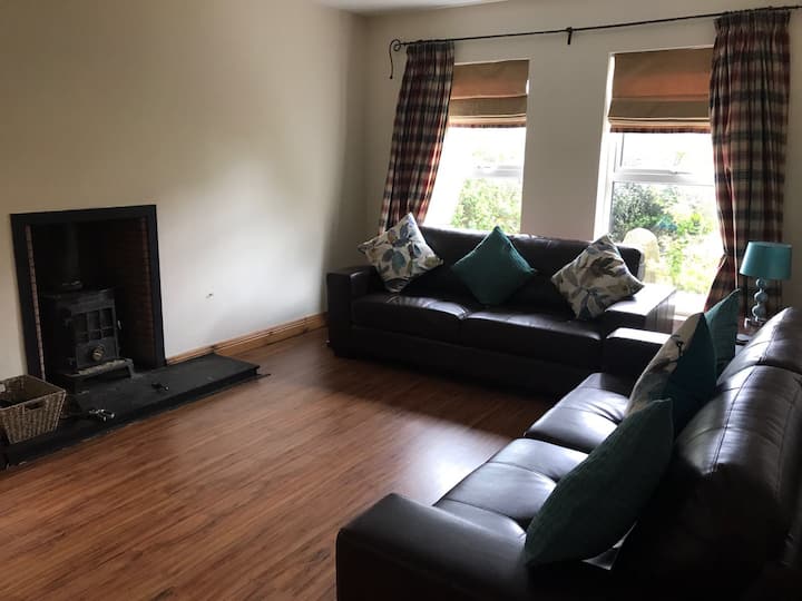 Portrush Home Away From Home - キャッスルロック