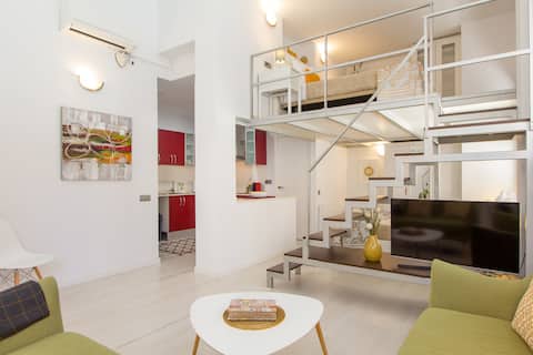 Popular Airbnb listing: Legal Modern Loft-style Apt. close to S. Familia in Barcelona