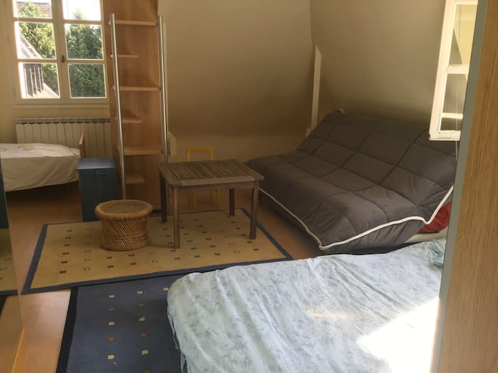 Etage Dune Maison Avec Salle De Bain Privative - Bruz