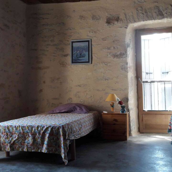 საძინებელი 4