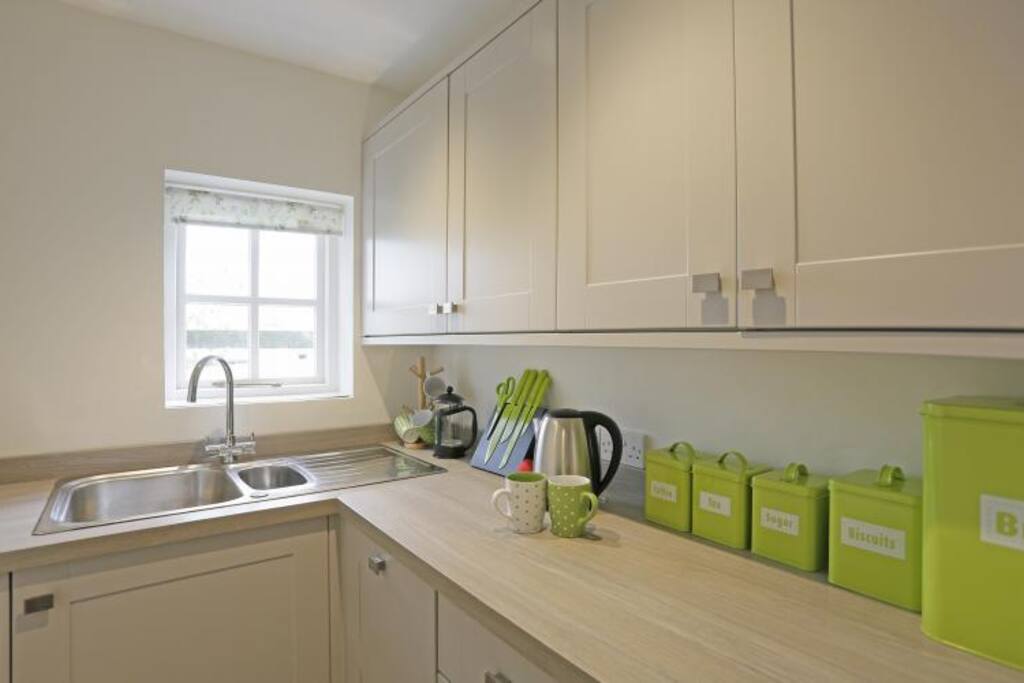 Open Plan Room with Kitchen/Dining Area
