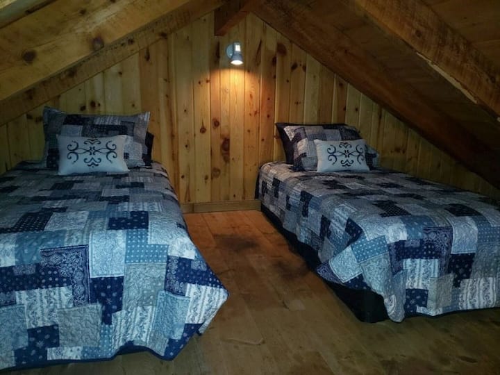Itsy Bitsy Cabin Tiny houses for Rent in Togo, Minnesota, United States Airbnb
